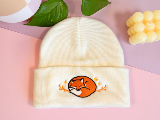 Sleeping Fox Beanie - White